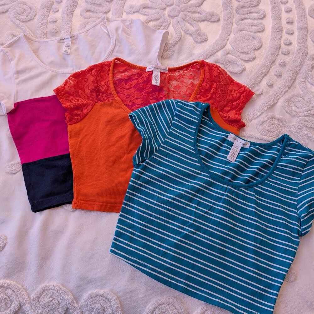 Lot of 3 ambiance apparel Small crop tops EUC